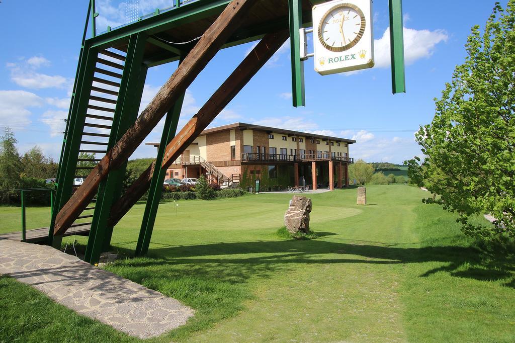 Areal Botanika Hotel Unhošť Buitenkant foto