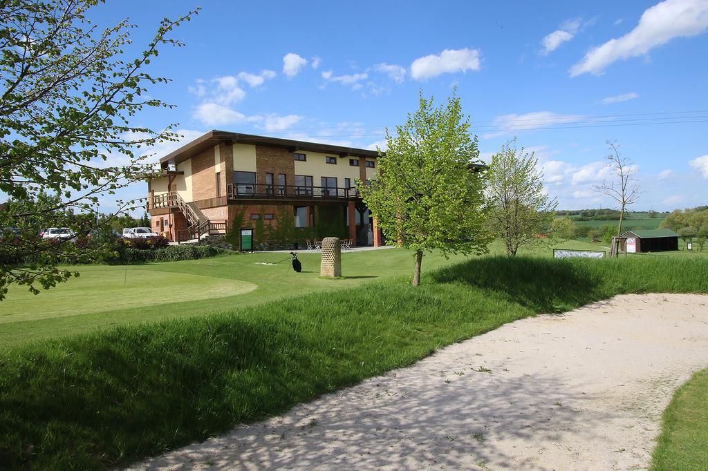 Areal Botanika Hotel Unhošť Buitenkant foto