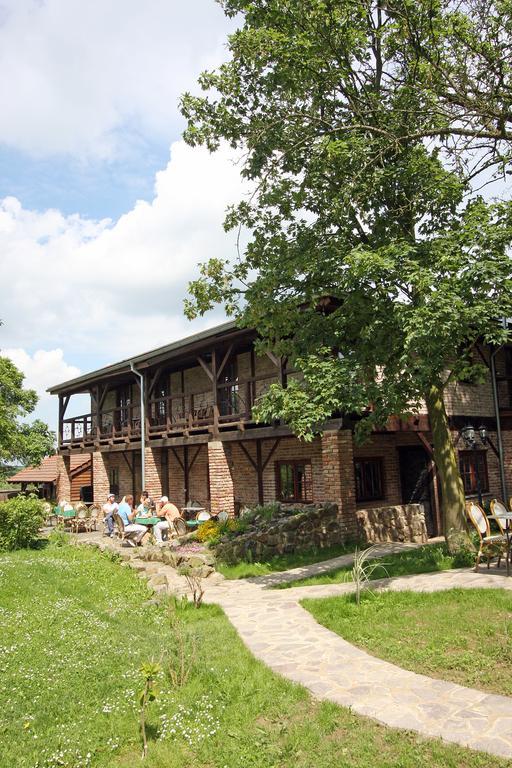 Areal Botanika Hotel Unhošť Buitenkant foto