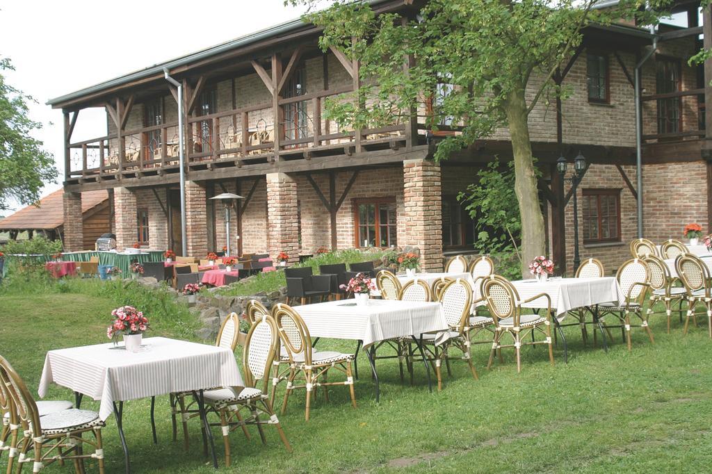 Areal Botanika Hotel Unhošť Buitenkant foto