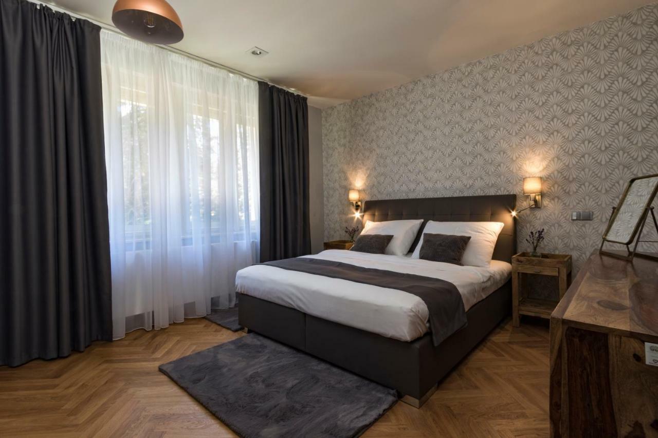 Areal Botanika Hotel Unhošť Buitenkant foto