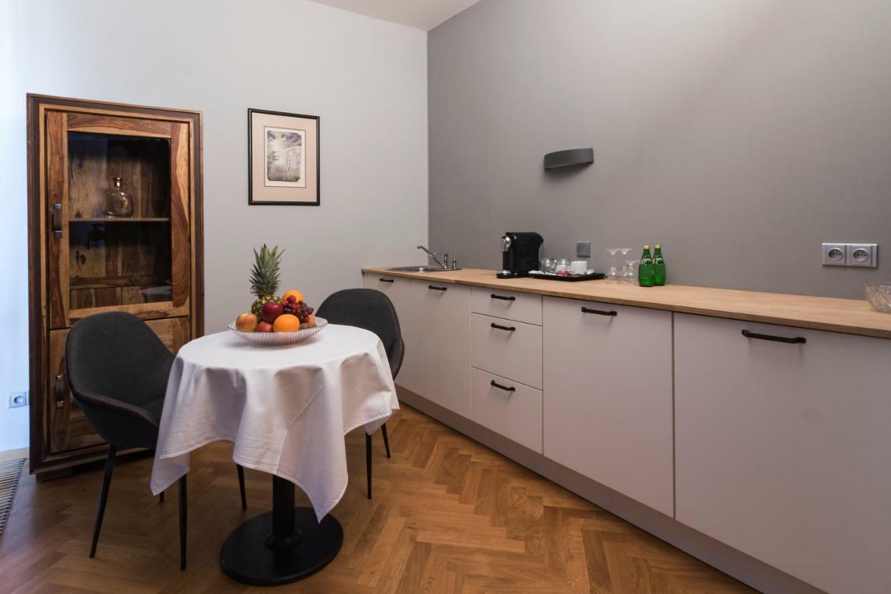 Areal Botanika Hotel Unhošť Buitenkant foto