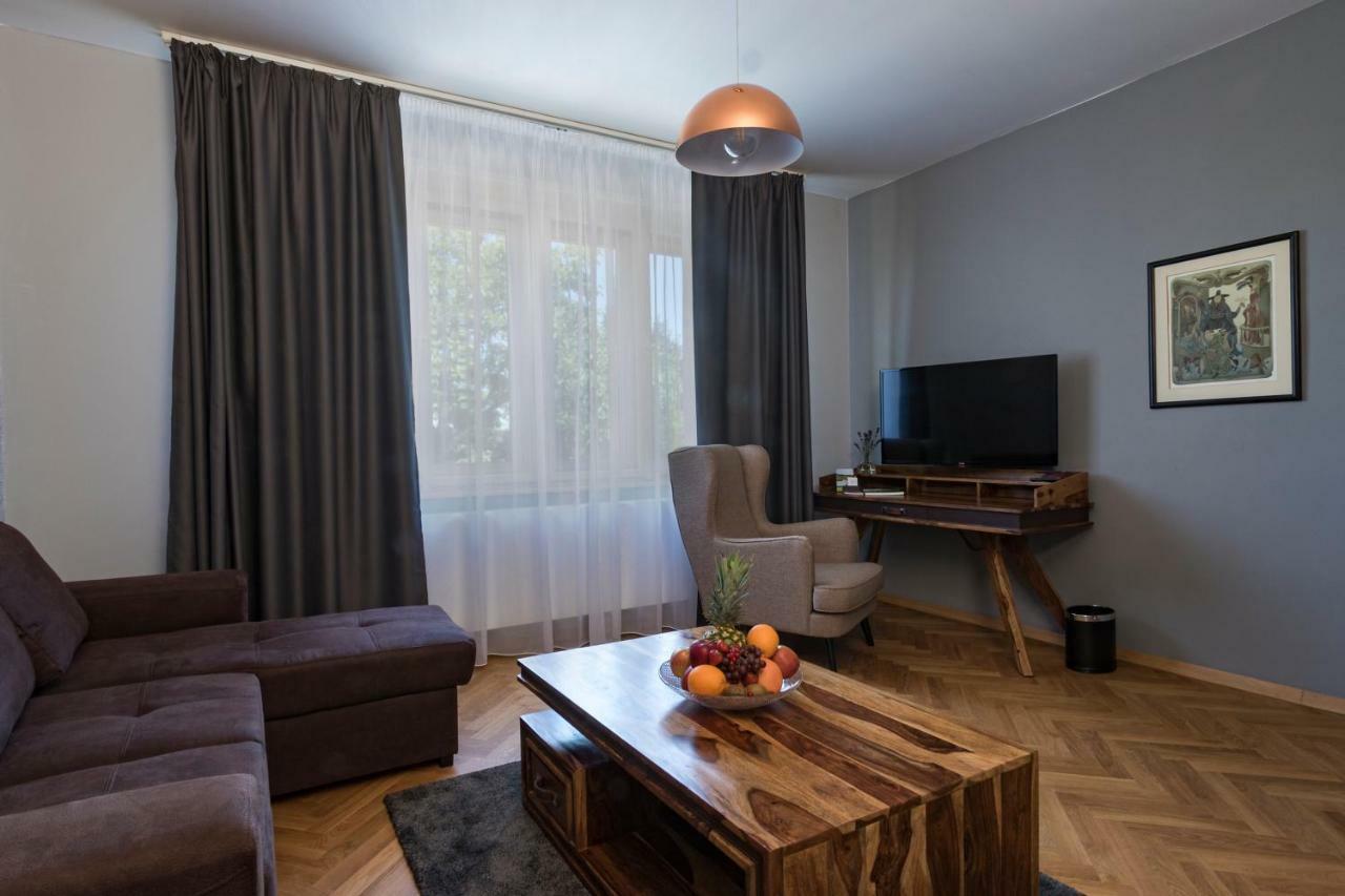 Areal Botanika Hotel Unhošť Buitenkant foto